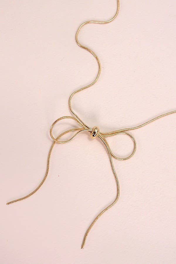 Snack Chain Bow Pendant Necklace