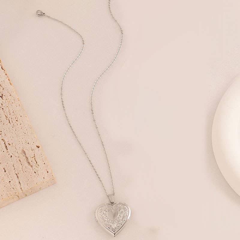 18K STAINLESS STEEL TARNISH FREE LOCKET NECKLACE