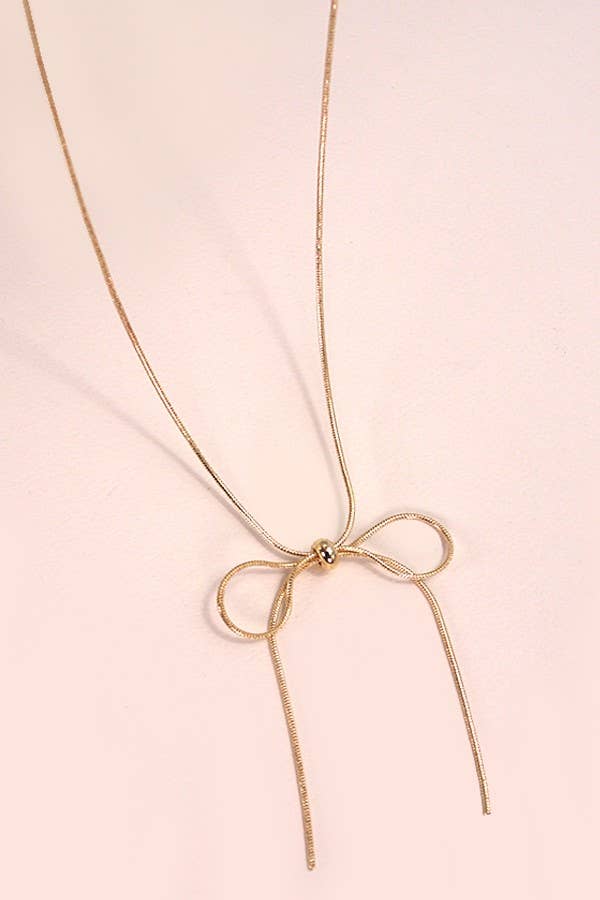 Snack Chain Bow Pendant Necklace